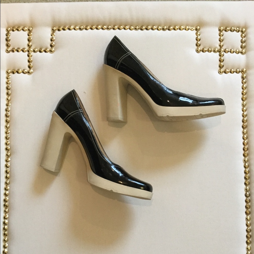 🖤Miu Miu Patent Leather Heels🖤